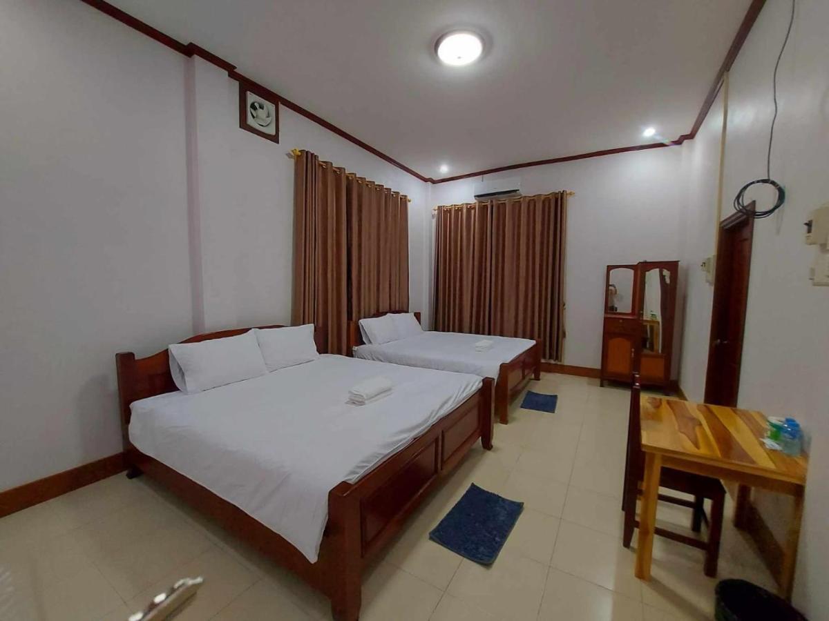 Inthavong Hotel/Guest House Vang Vieng Exteriör bild