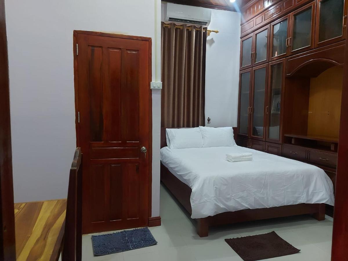 Inthavong Hotel/Guest House Vang Vieng Exteriör bild